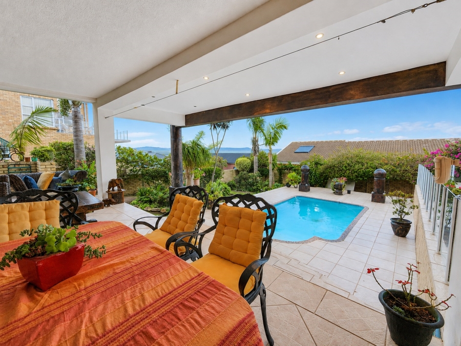 5 Bedroom Property for Sale in Wavecrest Eastern Cape